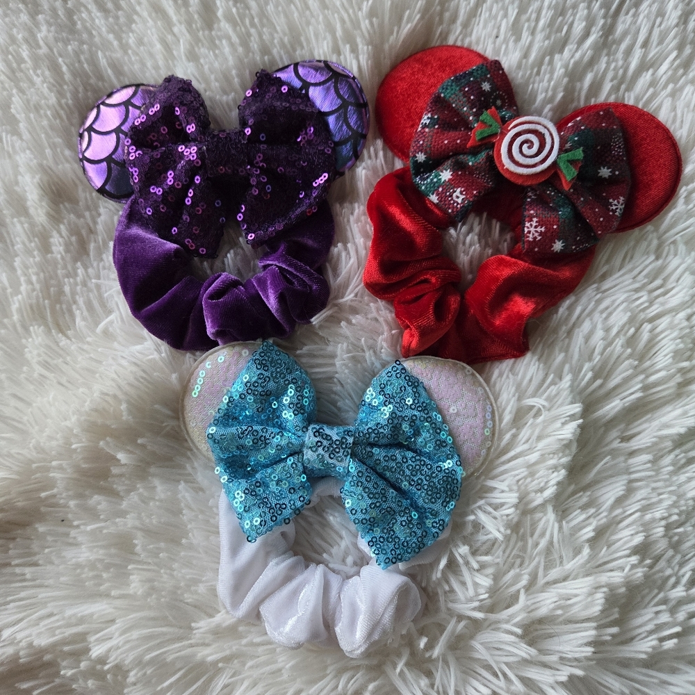 Disney Mickey Mouse Scrunchie Set